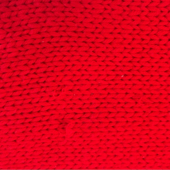 Canada Goose Red Chunky Knit scarf.  Some pulling and small hole. See pics. - Picture 7 of 10